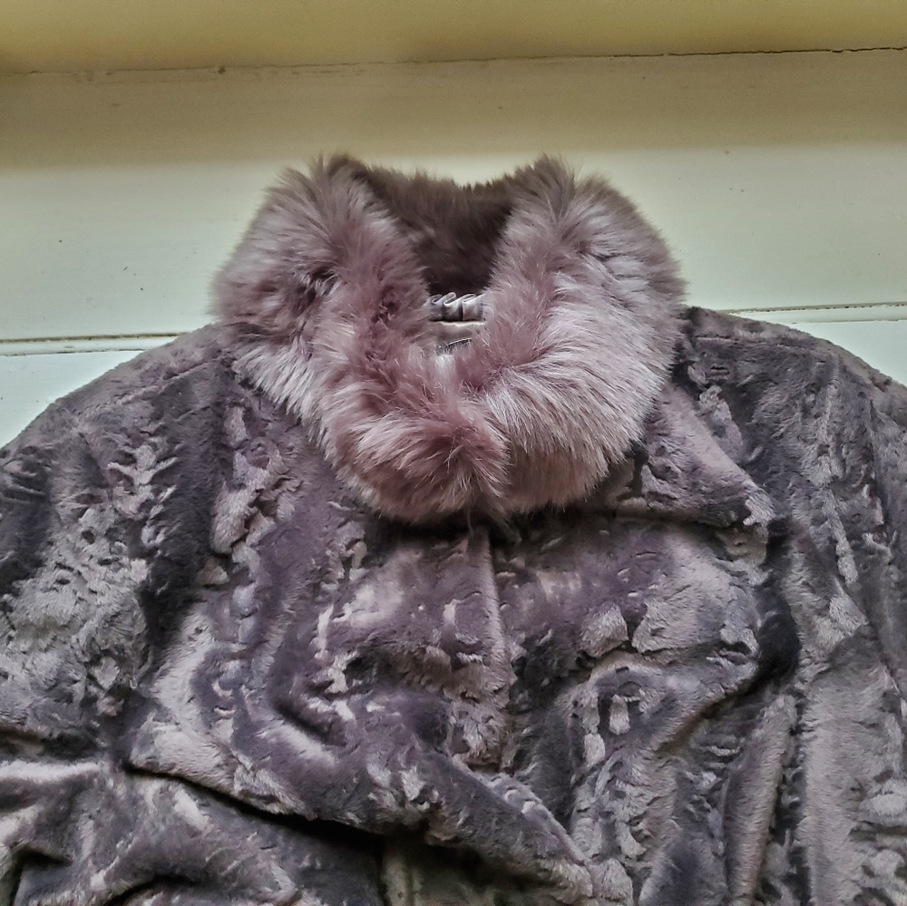 Dennis Basso Faux Fur jacket warm gray belted - Picture 2 of 5